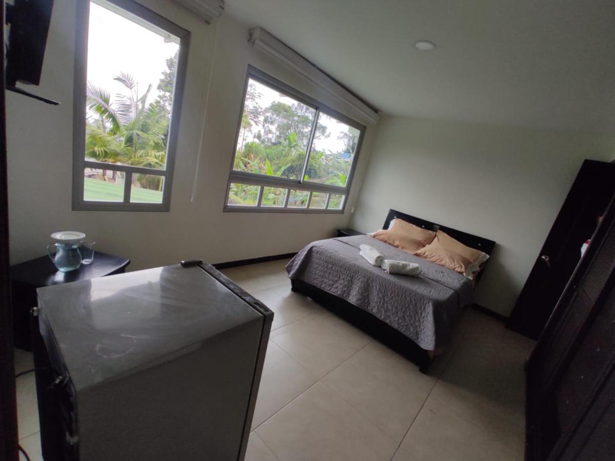 Habitacion Privada En Finca Turistica Hualcala La Mesa  Ngoại thất bức ảnh
