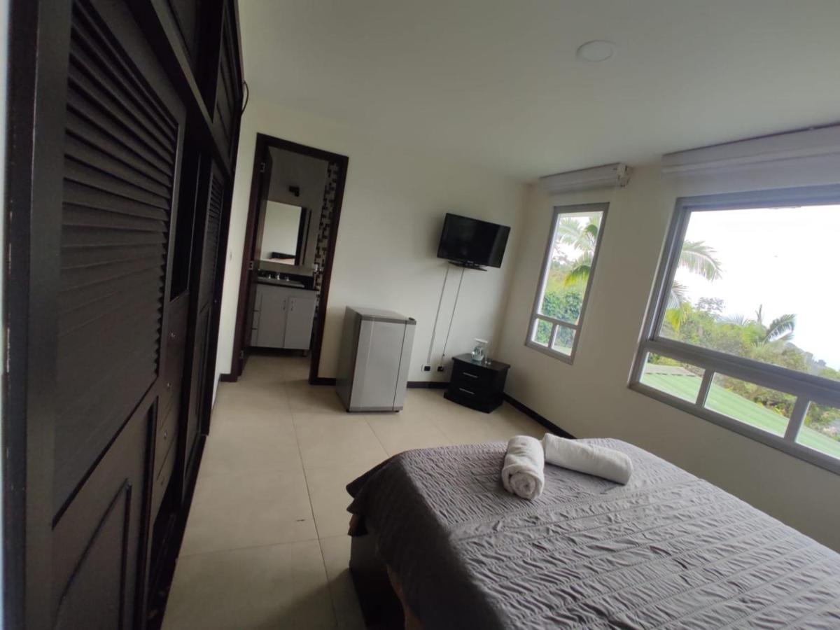Habitacion Privada En Finca Turistica Hualcala La Mesa  Ngoại thất bức ảnh