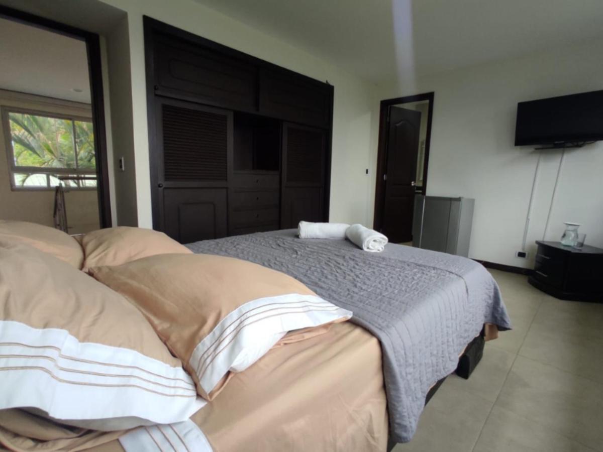 Habitacion Privada En Finca Turistica Hualcala La Mesa  Ngoại thất bức ảnh